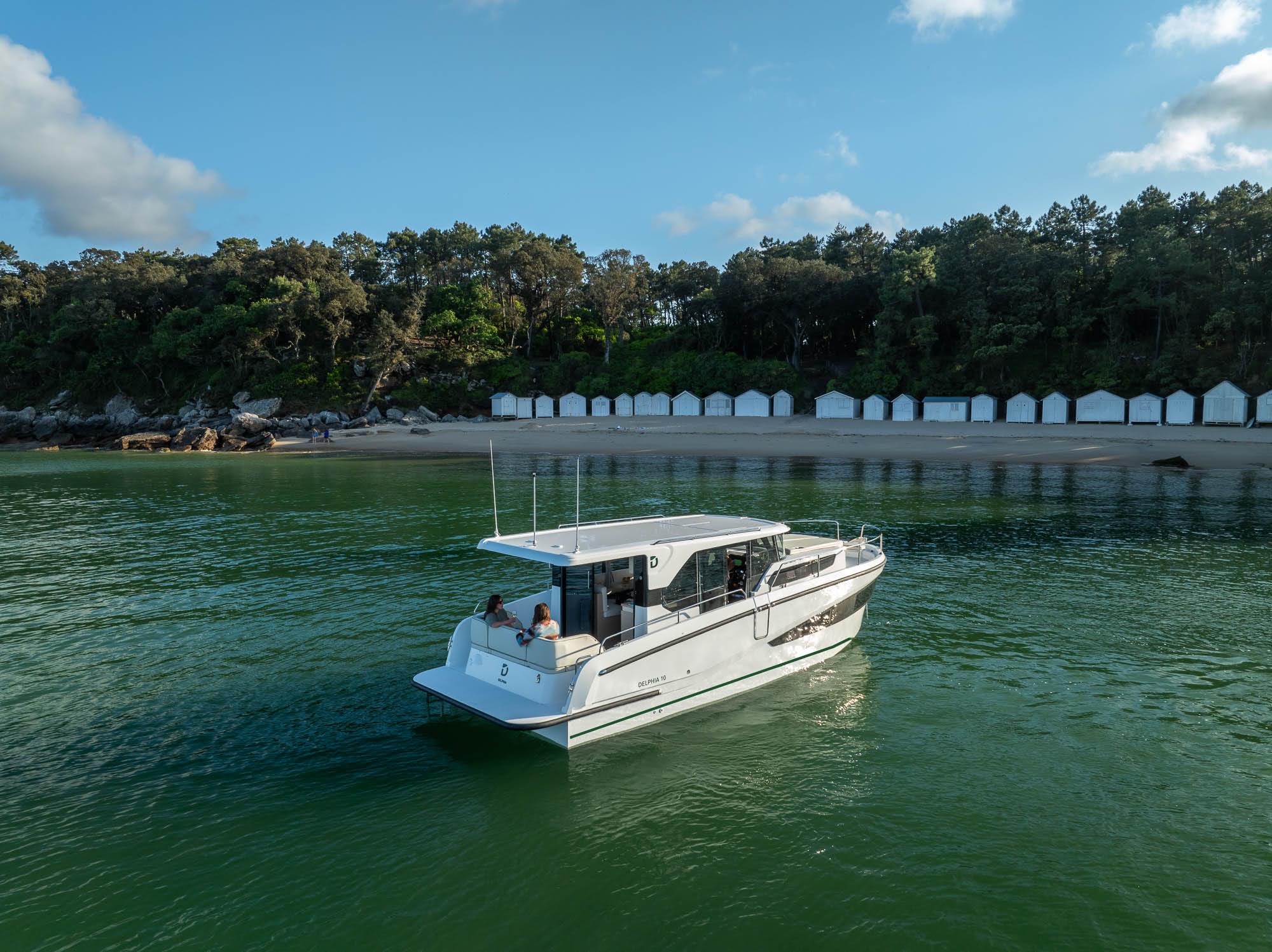 Delphia - delphia 10 sedan